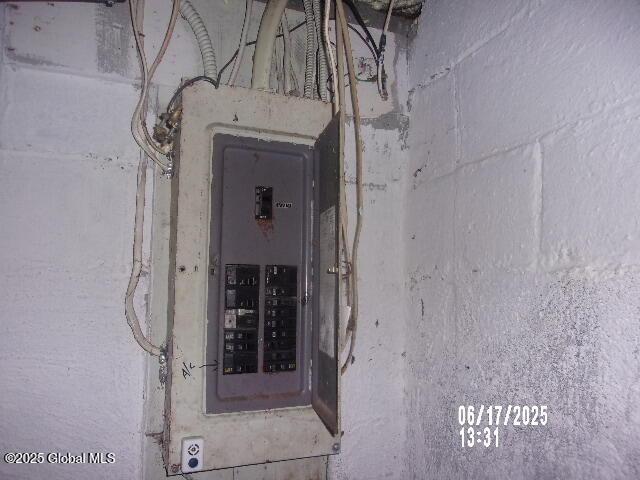 216 Hudson Ave, East Greenbush, NY 12144 - photo 29
