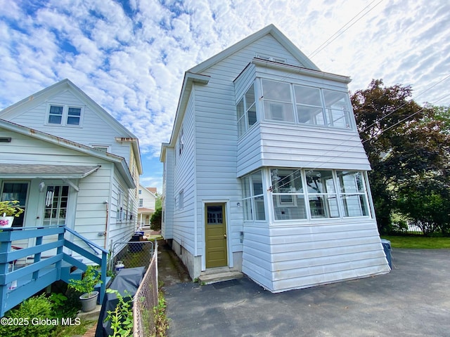8 Mapleridge Ave, Albany, NY 12209 - view of front of house featuring entry steps