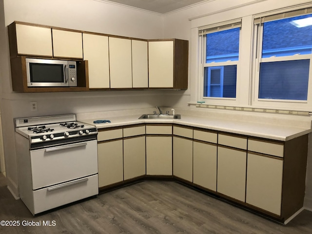 38 Harris Ave, Albany, NY 12208 - photo 22