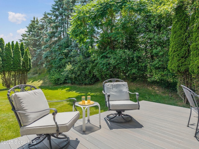 16 Callaway Cir, Colonie, NY 12211 - wooden terrace featuring a lawn