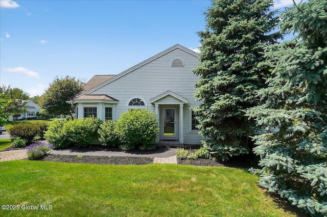 13 Hyland Cir, Troy, NY 12182 - view of front facade featuring a front lawn