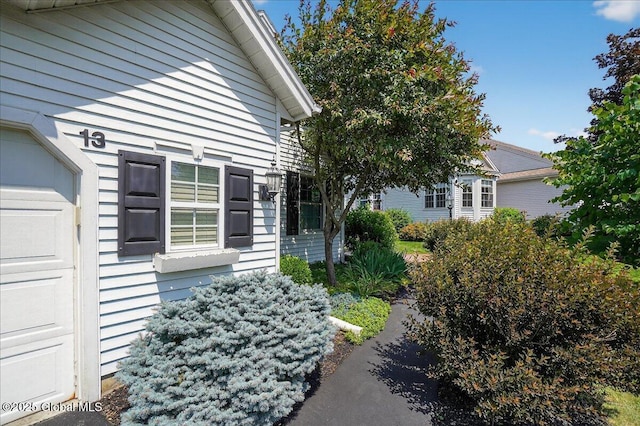 13 Hyland Cir, Troy, NY 12182 - property entrance