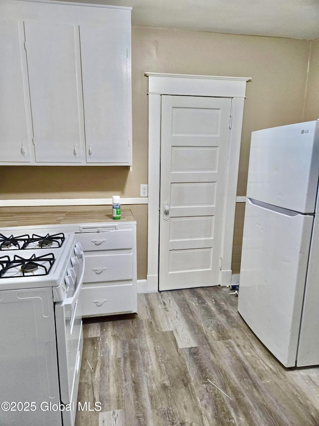 6 Hawk St, Schenectady, NY 12307 - photo 25