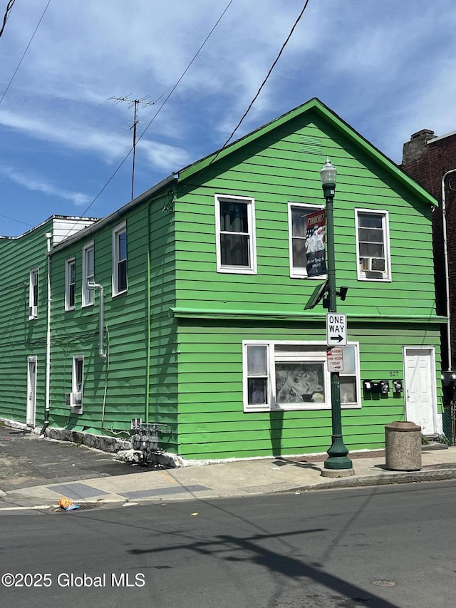527 2nd St, Troy, NY 12180 - view of property exterior