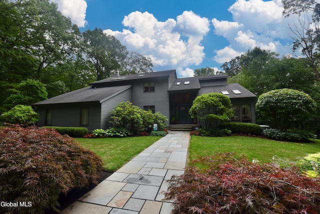 14 Friar Tuck Ct, Clifton Park, NY 12065 - view of front facade with a front lawn