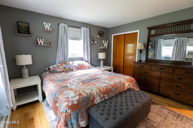 7 Shady Gln, Clifton Park, NY 12019 - bedroom with light wood-style floors
