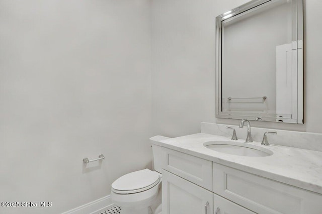 602 Vly Pointe Dr, Niskayuna, NY 12309 - half bath featuring vanity and toilet