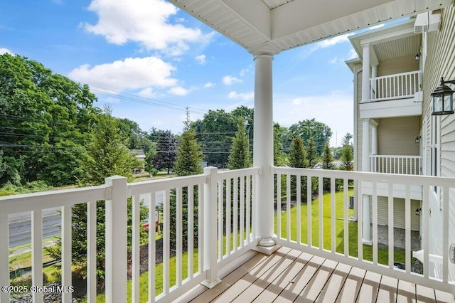 602 Vly Pointe Dr, Niskayuna, NY 12309 - balcony with view of wooded area