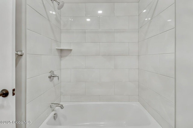 602 Vly Pointe Dr, Niskayuna, NY 12309 - bathroom with shower / tub combination