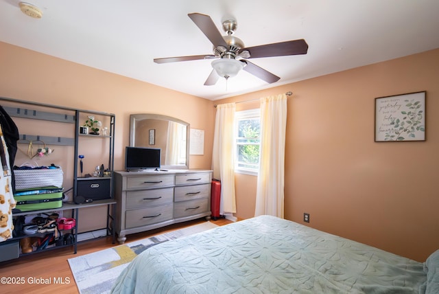 99 Fiddlers Ln, Colonie, NY 12110 - bedroom featuring light wood-style floors and a ceiling fan