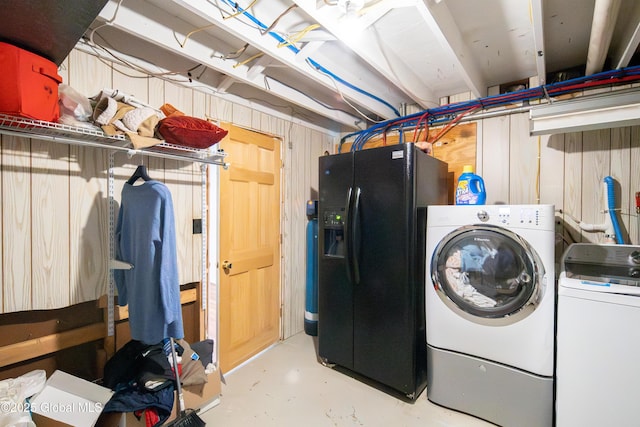 99 Fiddlers Ln, Colonie, NY 12110 - washroom featuring independent washer and dryer