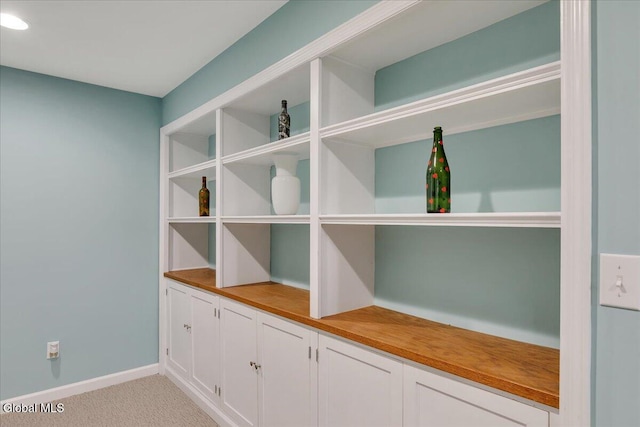 3 Lucille Ln, Malta, NY 12019 - detailed view of baseboards and carpet