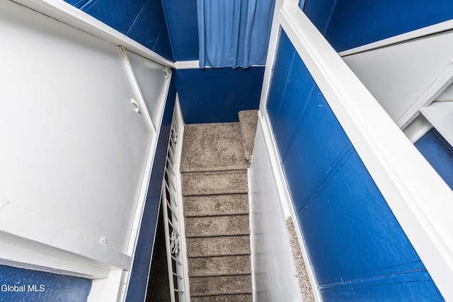 1633 Chrisler Ave, Schenectady, NY 12303 - view of stairway