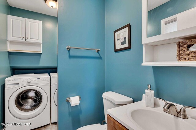 15 Deer Path Dr, Colonie, NY 12205 - half bathroom featuring separate washer and dryer and vanity