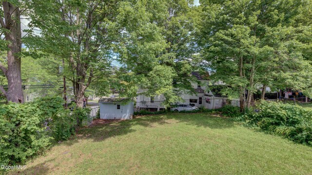200 Fon Clair St, Johnstown, NY 12095 - view of yard with a shed