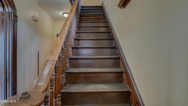 200 Fon Clair St, Johnstown, NY 12095 - view of staircase
