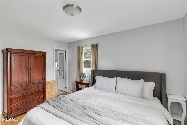 33 Comely Ln, Colonie, NY 12110 - bedroom with baseboards