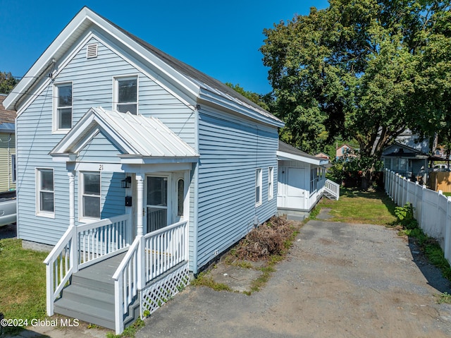 21 Taylor St, Fort Edward, NY 12828 - photo 4
