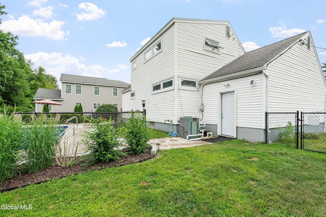 27 Terry Ave, Guilderland, NY 12303 - rear view of house featuring a gate
