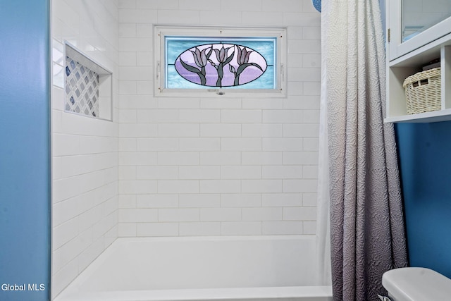 27 Terry Ave, Guilderland, NY 12303 - full bathroom featuring shower / bathtub combination with curtain and toilet