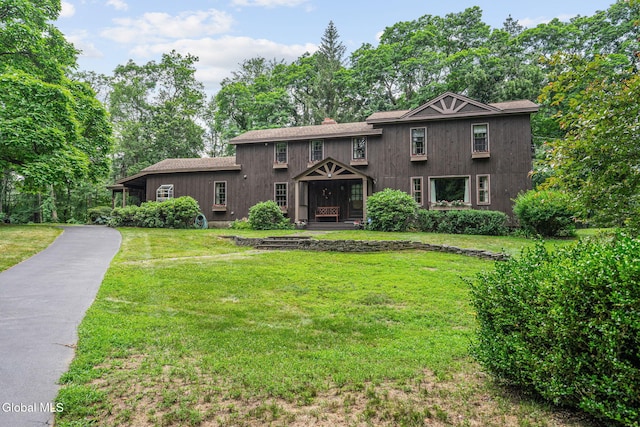 135 Willow St, Guilderland, NY 12084 - traditional home with a front yard