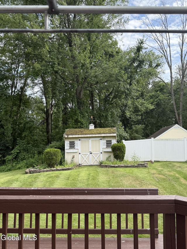 5 Crowsnest Ct, Halfmoon, NY 12188 - view of yard featuring a storage unit