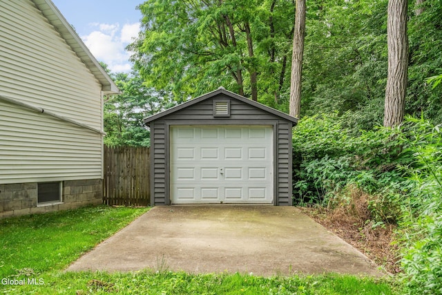 145 Sylvia Ln, Rotterdam, NY 12306 - detached garage with concrete driveway