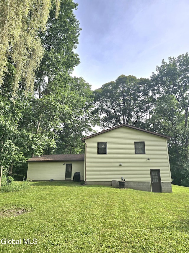 12 Winkel Way, Clifton Park, NY 12019 - back of house featuring a lawn