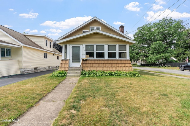 2780 Campbell Ave, Schenectady, NY 12306 - view of front of property featuring a front lawn
