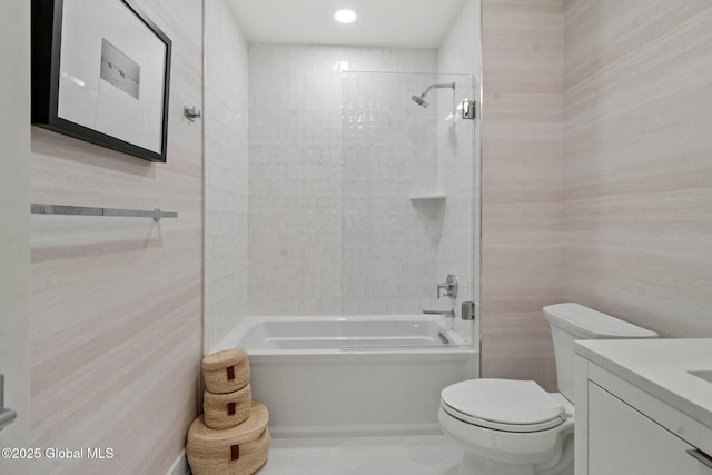 19 Washington St Unit 552P, Saratoga Springs, Inside, NY 12866 - bathroom featuring vanity and shower / bathtub combination