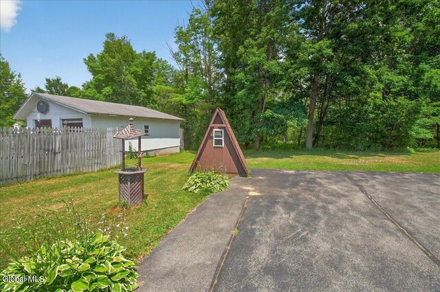 10 Heather Ln, Johnstown, NY 12078 - view of yard