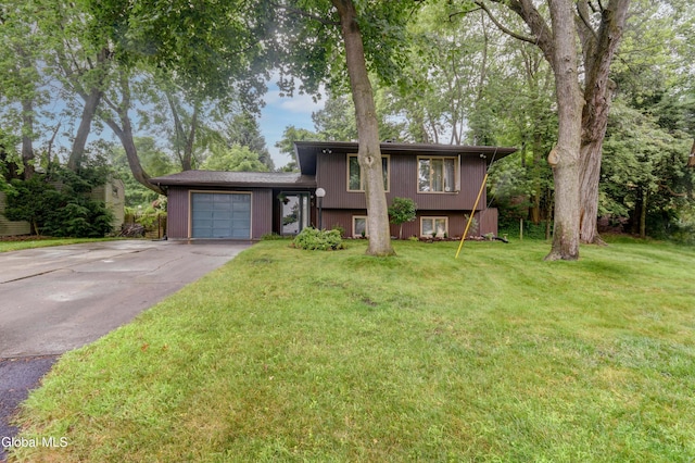 5 Wendfair Ter, Colonie, NY 12205 - view of front of house featuring an attached garage, concrete driveway, and a front lawn