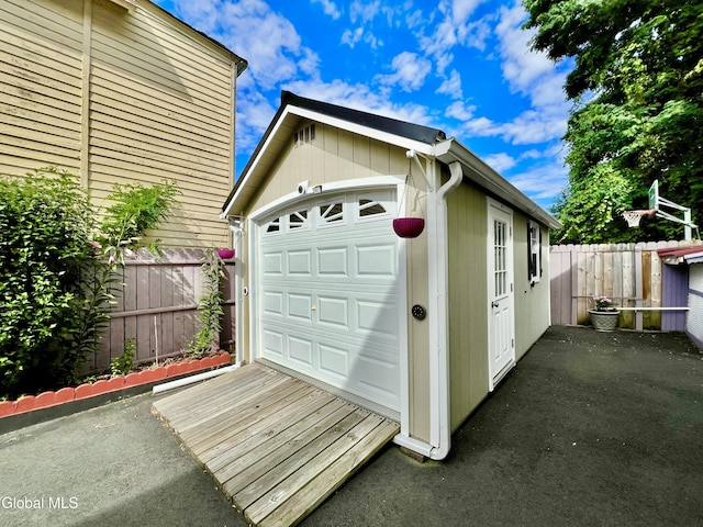 101 Prospect St, Schenectady, NY 12308 - view of garage