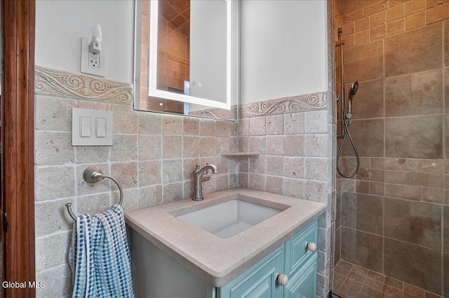 7 Marquette Ave, Colonie, NY 12110 - full bath featuring a tile shower, vanity, and tile walls