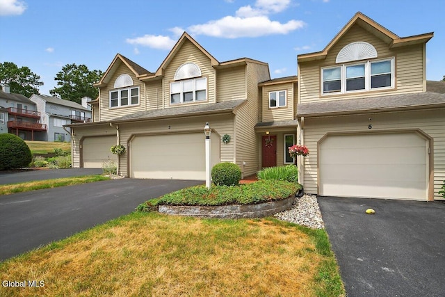 3 Pine Ridge Rd, Saratoga Springs, NY 12866 - traditional-style house featuring a garage and driveway
