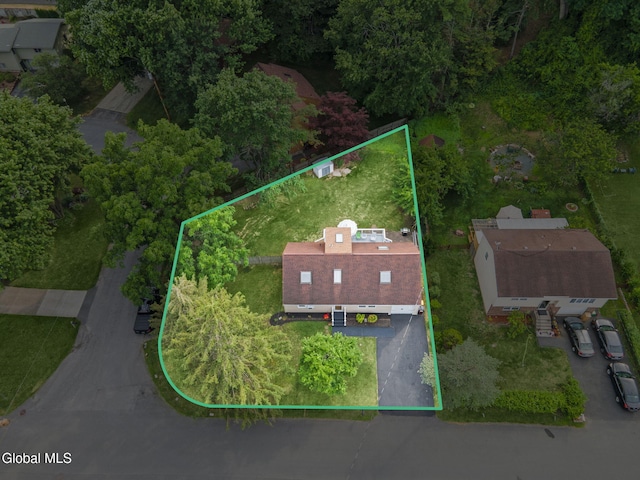 27 Wendell Dr, Colonie, NY 12205 - aerial view of property and surrounding area with property boundaries highlighted