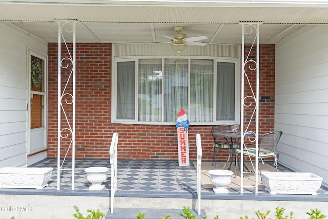 2351 Oakland Ave, Schenectady, NY 12309 - covered porch featuring ceiling fan