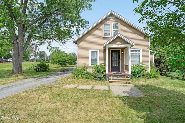 152 Charleston St, Esperance, NY 12066 - view of front facade featuring a front yard