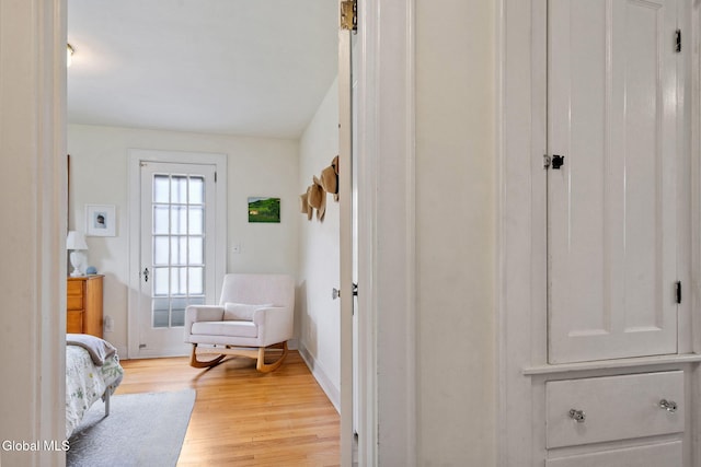1556 Wendell Ave, Schenectady, NY 12308 - sitting room featuring light wood-type flooring