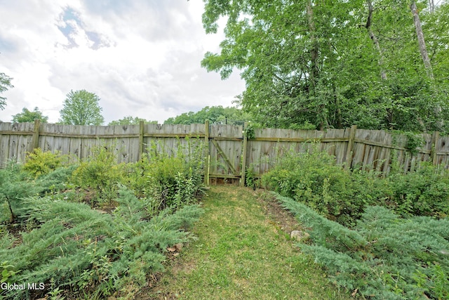 35 Warwick Way, Niskayuna, NY 12309 - view of fenced backyard