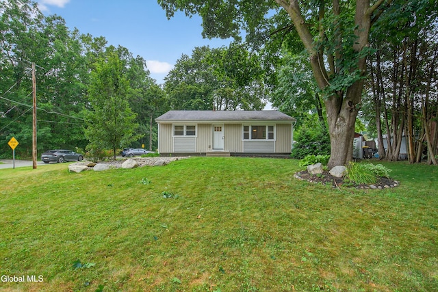 55 Crescent Ave, Saratoga Springs, NY 12866 - view of front facade featuring a front yard