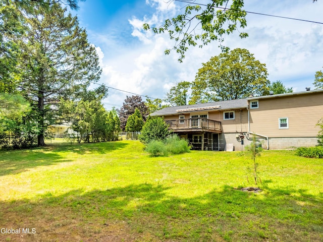 19 Drawbridge Dr, Guilderland, NY 12203 - view of yard featuring a deck