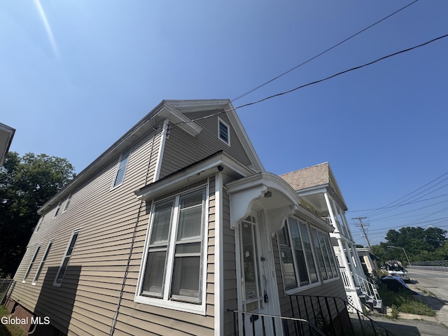 261 Altamont Ave, Schenectady, NY 12304 - view of side of home