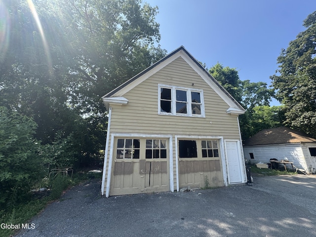 261 Altamont Ave, Schenectady, NY 12304 - garage with a detached garage