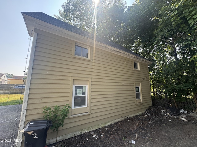 261 Altamont Ave, Schenectady, NY 12304 - view of side of home with roof with shingles