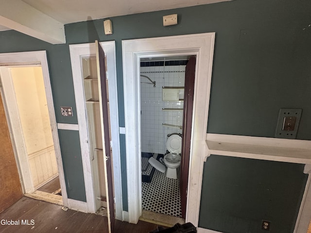 261 Altamont Ave, Schenectady, NY 12304 - full bath featuring wood finished floors and tiled shower
