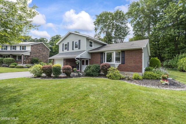 633 Alexander Dr, Rotterdam, NY 12150 - photo 1