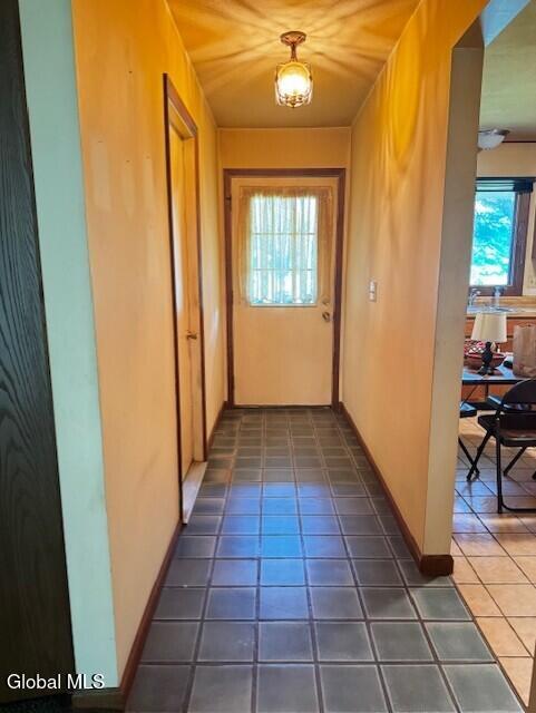 38 Commonwealth Dr, Bethlehem, NY 12077 - photo 5