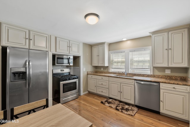 127 Jefferson St, Saratoga Springs, NY 12866 - photo 3