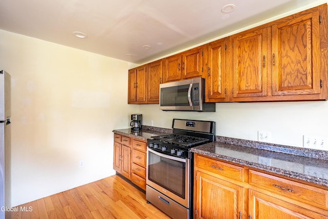 61 Thatcher St, Bethlehem, NY 12158 - photo 2